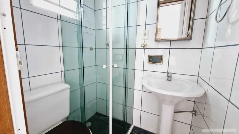 Casa com 5 quartos em Chora Menino - foto 2