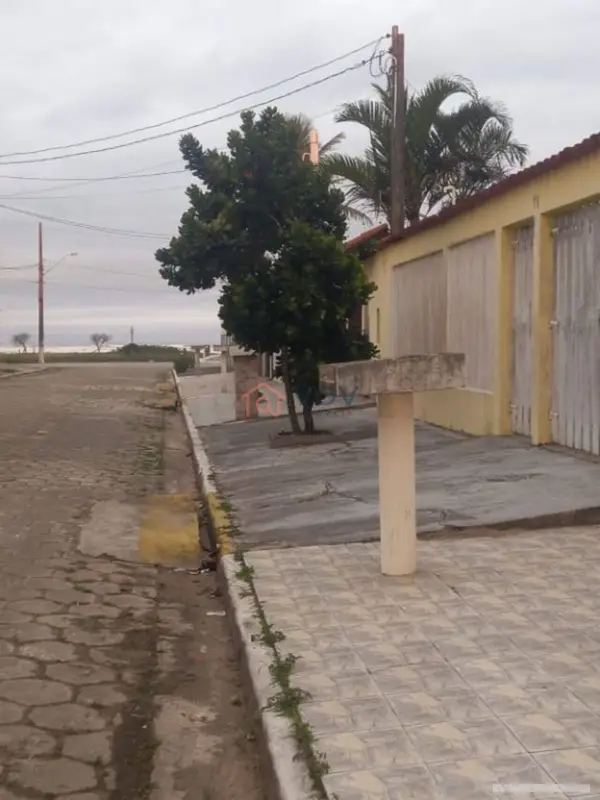 Casa com 2 quartos em Itanhaem - foto 4